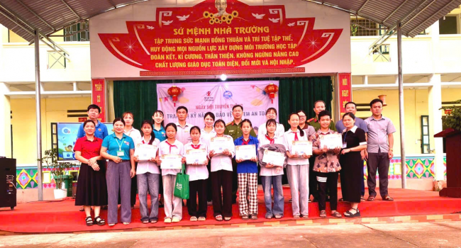 TRƯỜNG PTDTBT THCS TÂN TIẾN TỔ CHỨC TRUYỀN THÔNG “AN TOÀN TRÊN KHÔNG GIAN MẠNG”
